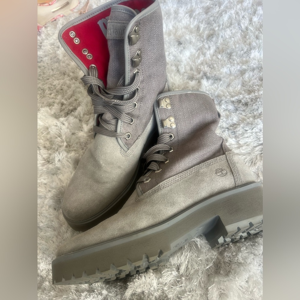 Timberland Gray boots w Red lining - Picture 4 of 8